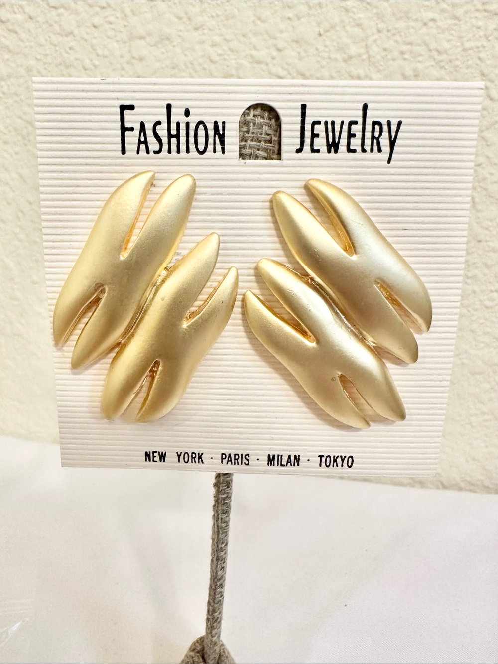 90s Vintage Matte Gold Double Wave Clip-On Earrings